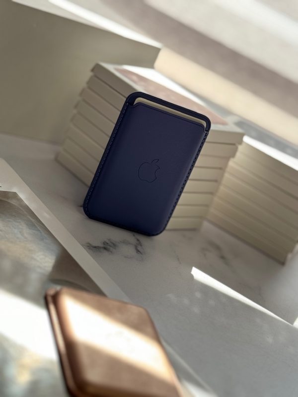 جاکارتی مگ سیف اپل Leather wallet magsafe (کدa0069)