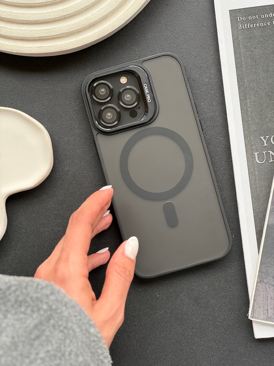 قاب Matte CasePro Lens with MagSafe استند شو با لنز رینگی (کدC1608) - تصویر 9