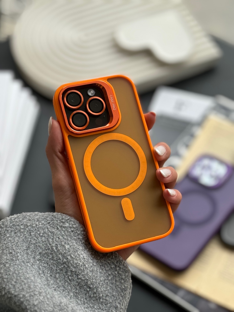 قاب Matte CasePro Lens with MagSafe استند شو با لنز رینگی (کدC1608) - تصویر 15